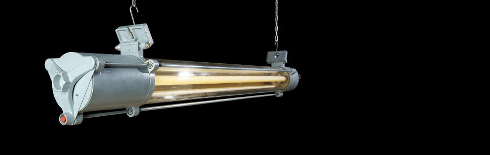 Vintage industriële lamp; DDR design